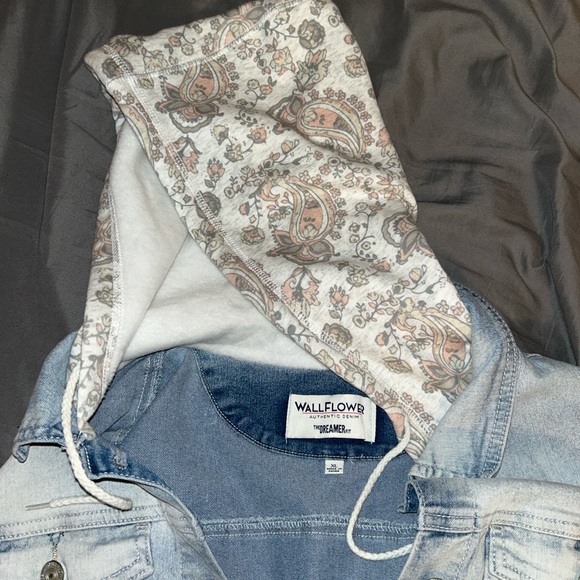 Jean Jacket with hood - Picture 3 of 6